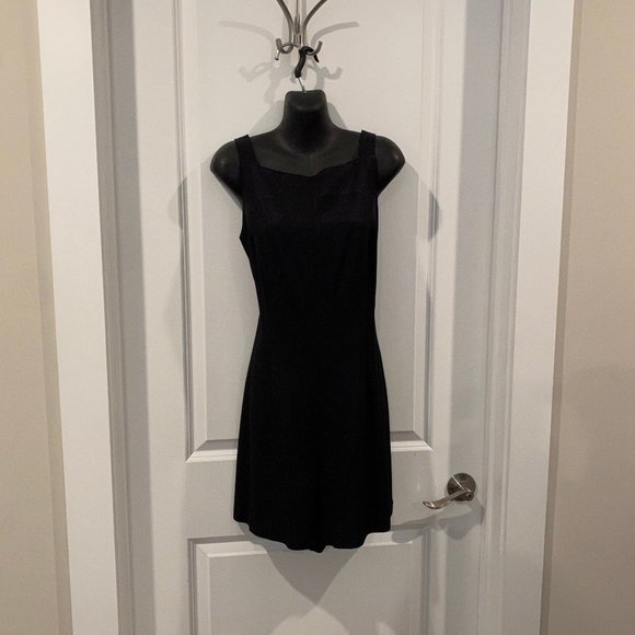 Little Black Scort Dress - Be Smart- Size 11/12 - Picture 9 of 9